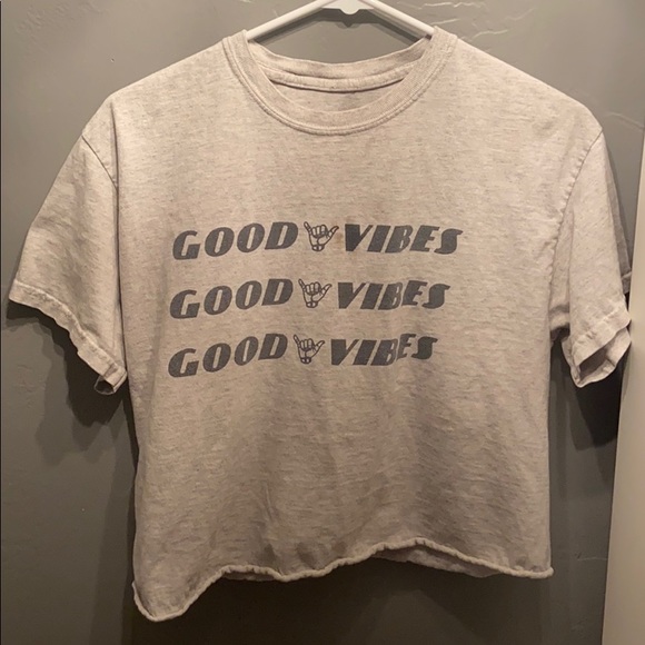 HPπ Brandy Melville Good Vibes Gray T Shirt - Picture 2 of 5
